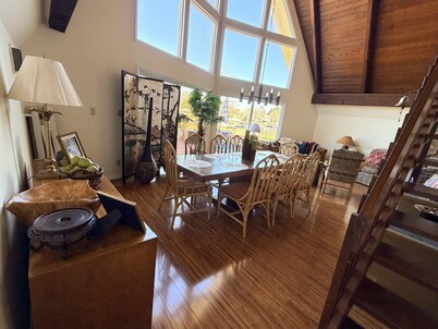 Well-Equipped Lakefront Home on a Large Lot with Dock Access and Sunset Views