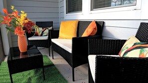 Terrace/patio - Bird of Paradise l 1BD Lux King in NE Jax (Jacksonville)