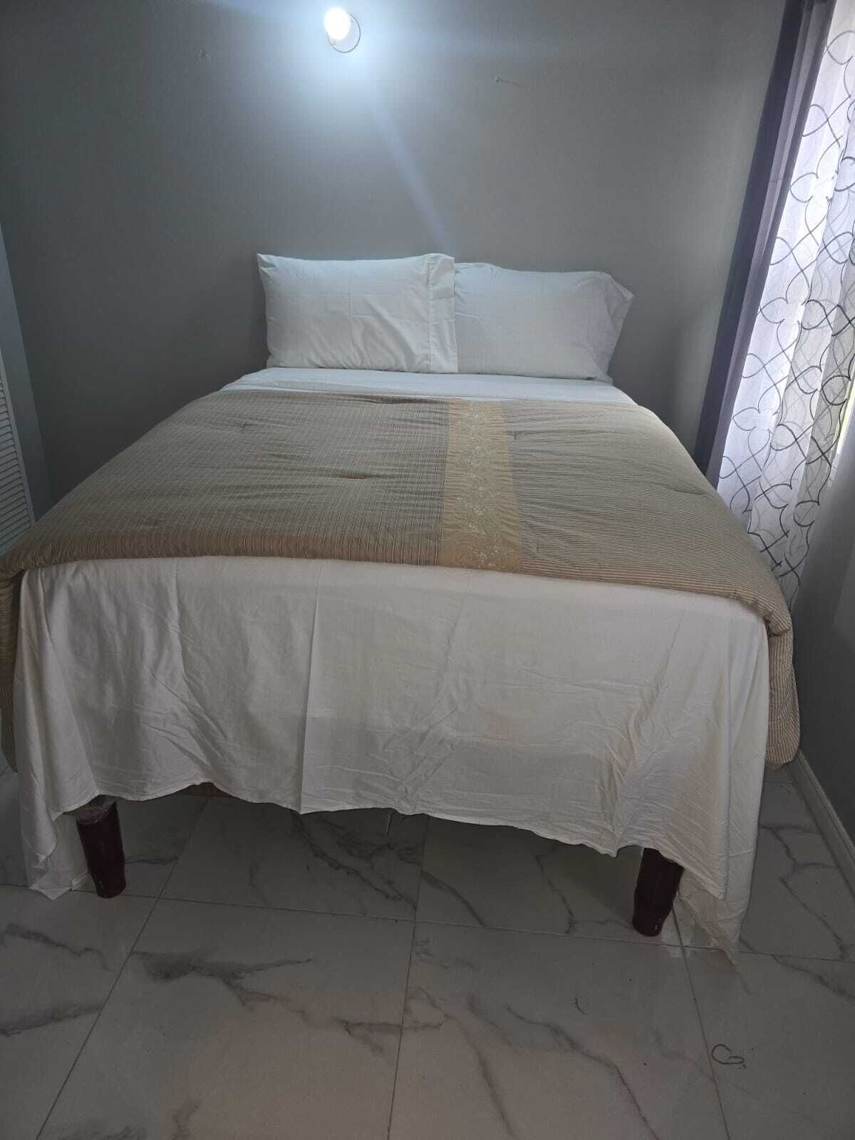 Iron/ironing board, WiFi, bed sheets