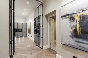 Interior - Family/small Group - Parking - Wifi - Sleeps 6 (Edinburgh)