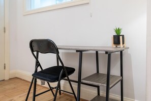 Dining - Stylish Modern Apt in Central Manchester City Centre (Manchester)