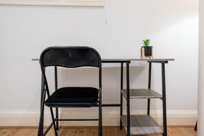 Dining - Stylish Modern Apt in Central Manchester City Centre (Manchester)