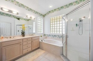 Shower, jetted bath, hair dryer, towels - Be joined by the Waterlefe Golf and River Club community in fitness and leisure. (Bradenton)