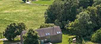 Fantastic vacation rental with wide views of valley, forest and own vineyard!