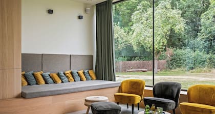 Fantastic vacation rental with wide views of valley, forest and own vineyard!