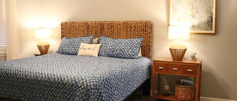 Iron/ironing board, Internet, bed sheets