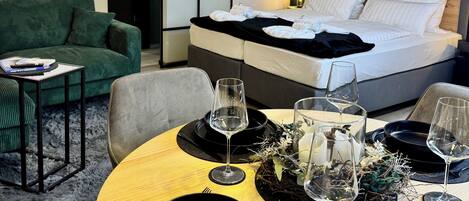 2 Schlafzimmer, Schreibtisch, Bügeleisen/Bügelbrett, kostenloses WLAN