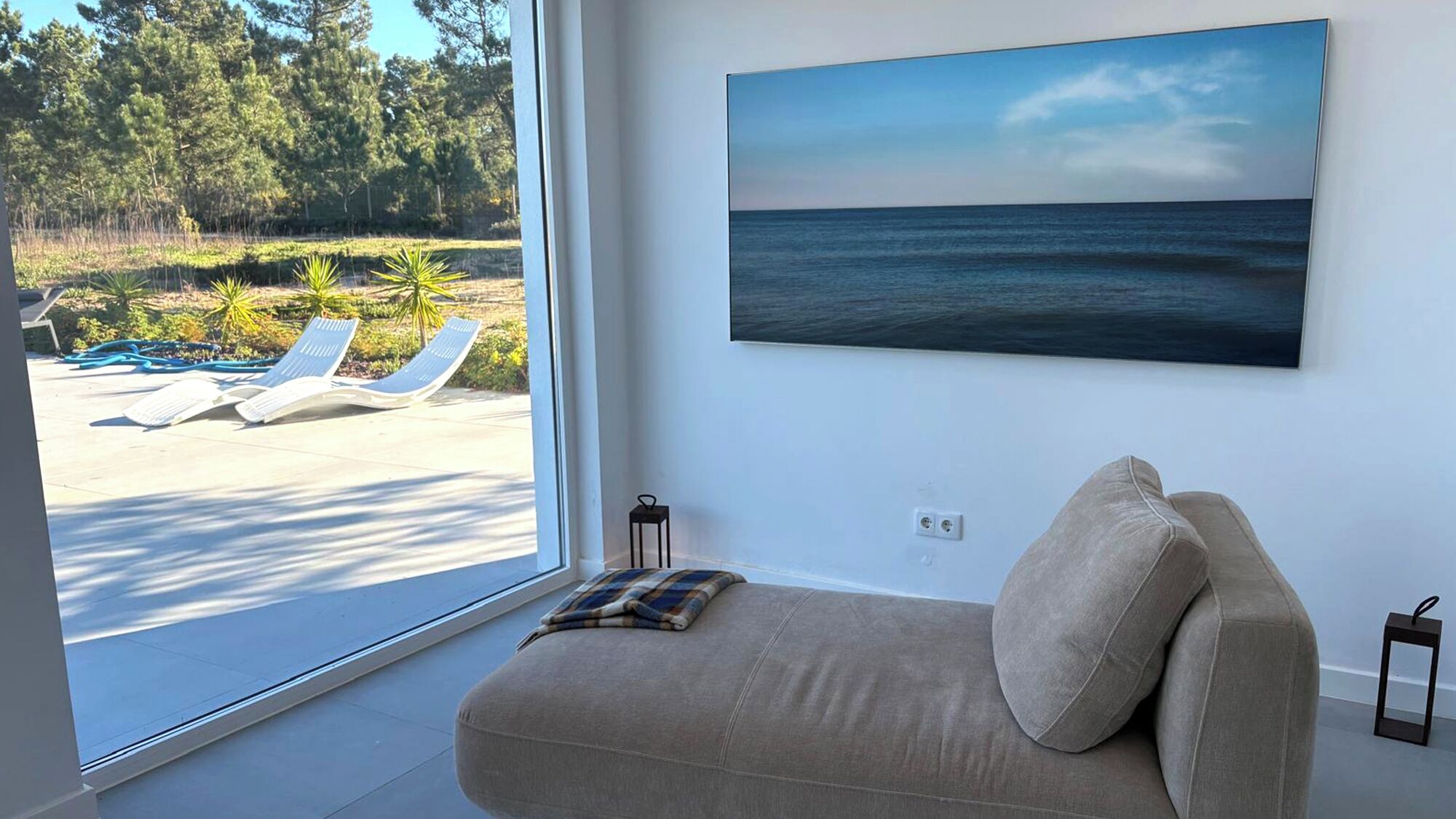 Smart TV, table tennis