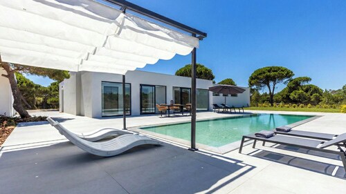 Modern villa "Quinta do Vale" - Private oasis in Meco