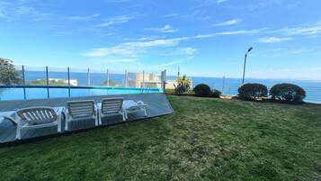 Apartment | Pool | Outdoor pool