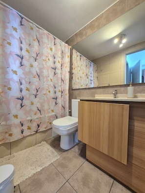 Apartment | Bathroom | Shower