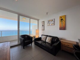 Comfort Apartment, Balcony, Sea View | Living area