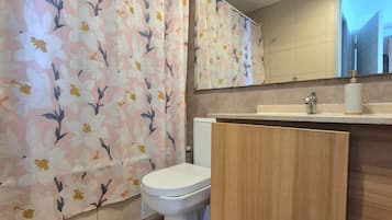 Apartment | Bathroom | Shower