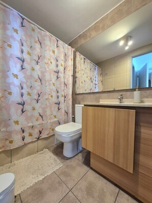 Huoneisto | Kylpyhuone | Suihku