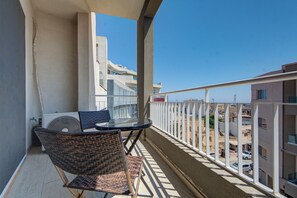Property grounds - Swieqi, Luxury Apartmen/3BD- 2BH,sleeps 6 (Is-Swieqi)