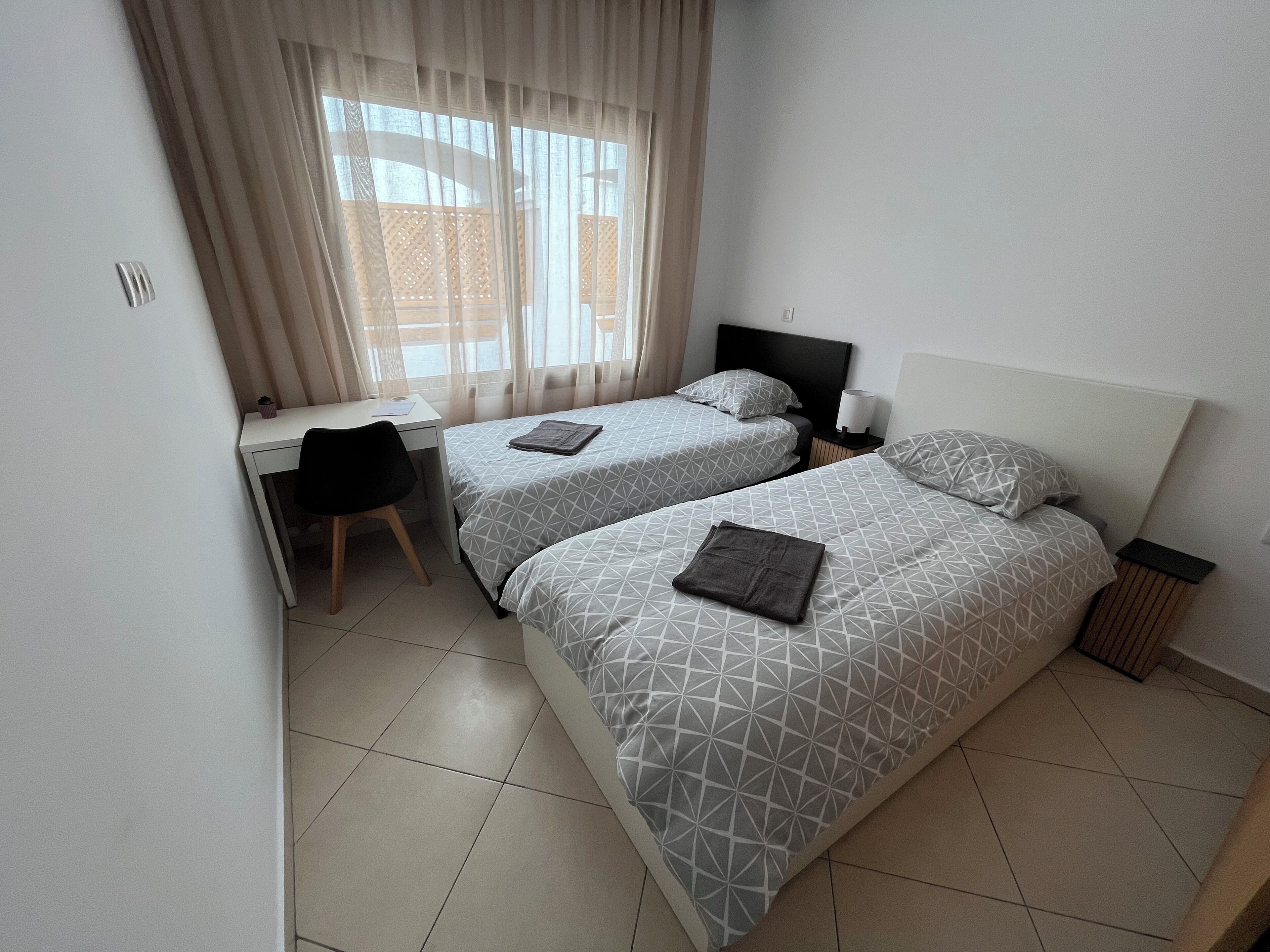 2 dormitorios, tabla de planchar con plancha, wifi y ropa de cama