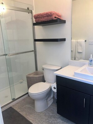 Shower, hair dryer, towels, soap - Bright 3-Level Townhome in Whitefish — 2 BR + Loft & Balcony Whitefish, MT. (Whitefish)
