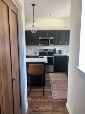 Coffee/tea maker, fridge, microwave, oven - Bright 3-Level Townhome in Whitefish — 2 BR + Loft & Balcony Whitefish, MT. (Whitefish)