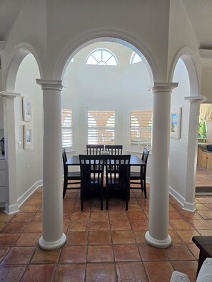 Dining - A Private Waterfront Sanctuary on Bay Island, Moments from Siesta Key. (Sarasota)
