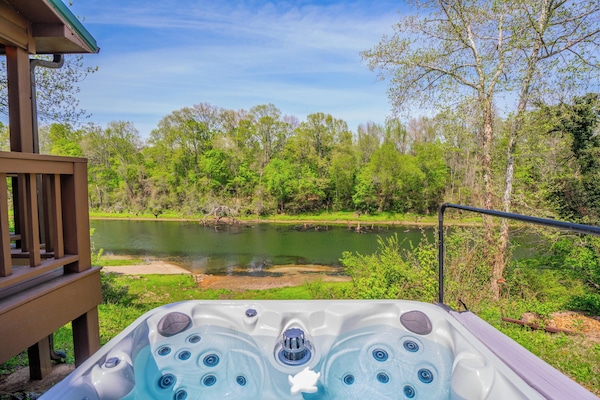 Bañera de hidromasaje al aire libre