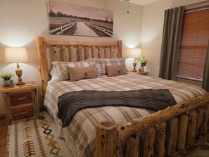 2 makuuhuonetta, silitysrauta/-lauta, ilmainen Wi-Fi, vuodevaatteet