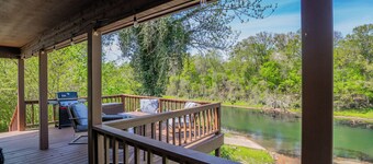 Riverfront Little Red Cabin, Hot Tub, Trout Fishing, Views & Boat Access