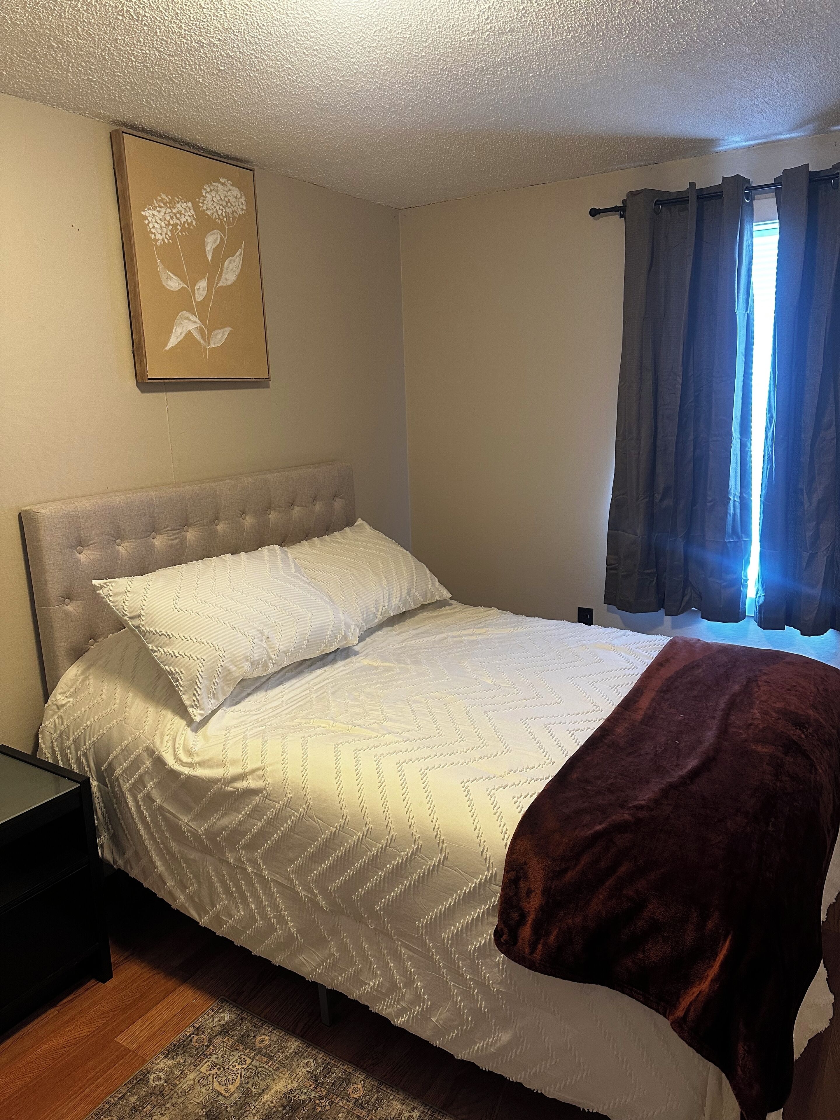 2 bedrooms, iron/ironing board, WiFi, bed sheets