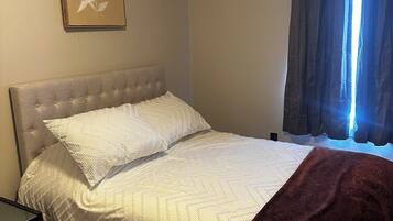 2 bedrooms, iron/ironing board, WiFi, bed sheets