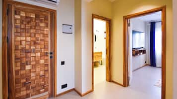 Deluxe Studio, Garden View | Interior