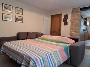 2 chambres, coffres-forts dans les chambres, bureau