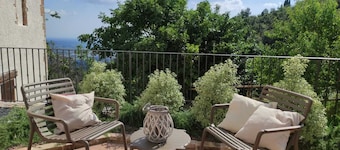 Bernardi Holiday Home - Asolo Historic renovated house surrounded by greenery