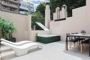 Outdoor dining - MOT Rentals + Duplex with Pool and BBQ in Palermo Chico (Buenos Aires)