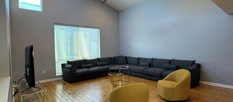 Tiger's Den - 2 Miles from Tiger Stadium