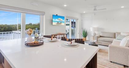Brand New Marina View Suite – Pool and Tiki Bar