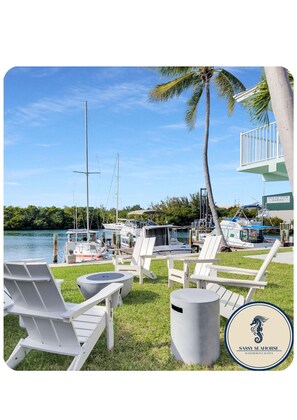 Property grounds - New Villa w/ Marina View, Tiki Bar & Pool (Marathon)