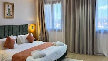 Chambre Deluxe Double ou avec lits jumeaux | Literie de qualité supérieure, minibar, bureau
