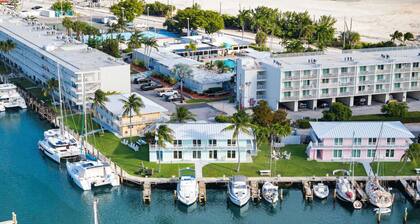 Waterfront Suite w/ Marina, Pool, Tiki Bar