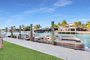 Marina - Waterfront Suite with Pool, Tiki Bar & Marina (Marathon)