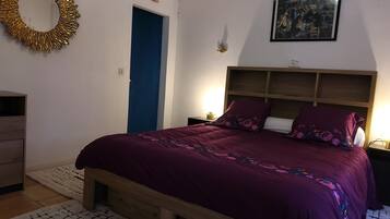 4 bedrooms, WiFi, bed sheets