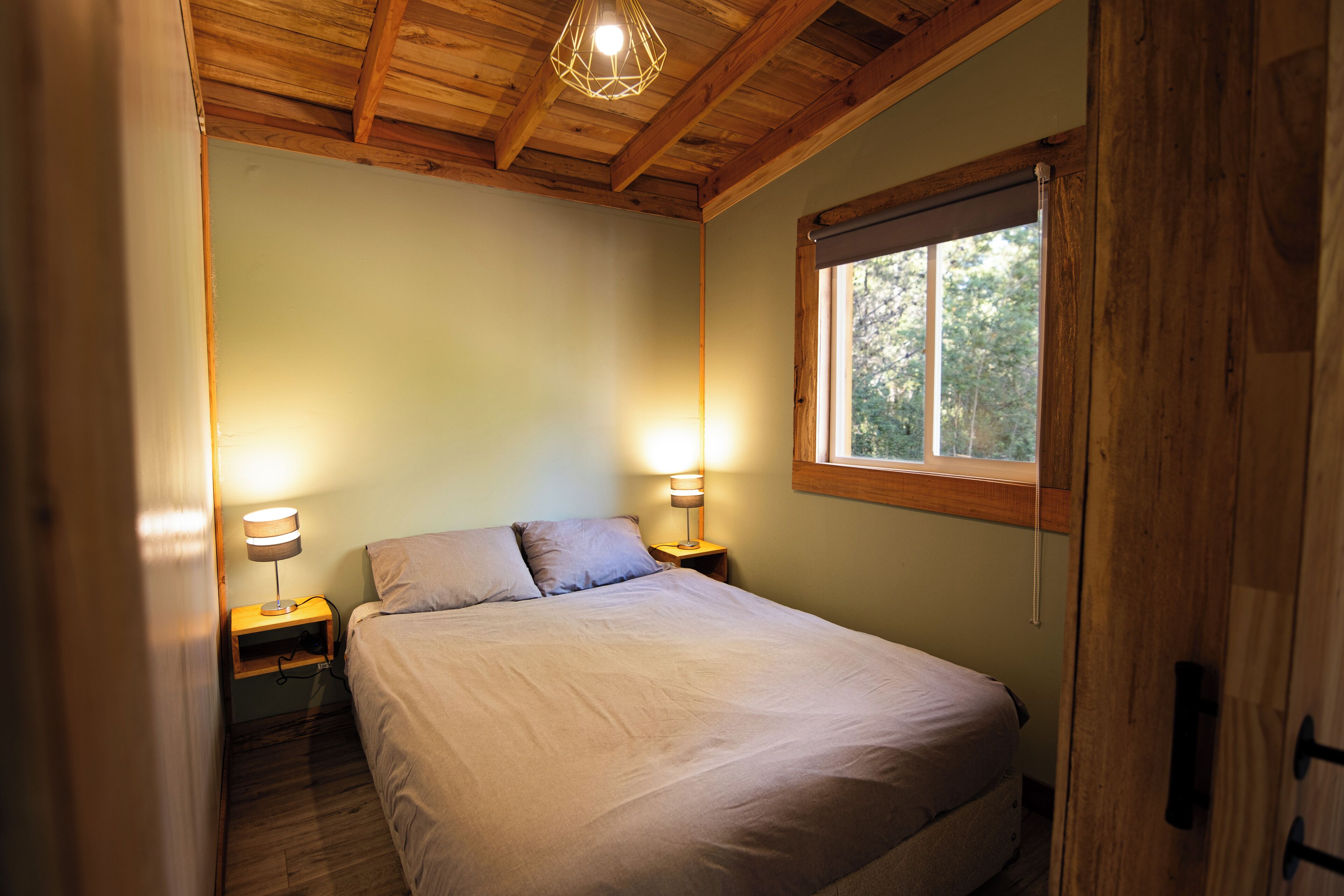 2 多间卧室、WiFi、床单