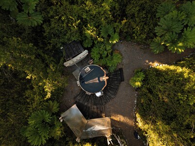 Ciervo: Peaceful Forest Cabana in Ensenada, Wood-Fired Hot Tub