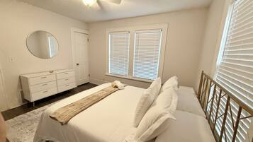 Iron/ironing board, WiFi, bed sheets