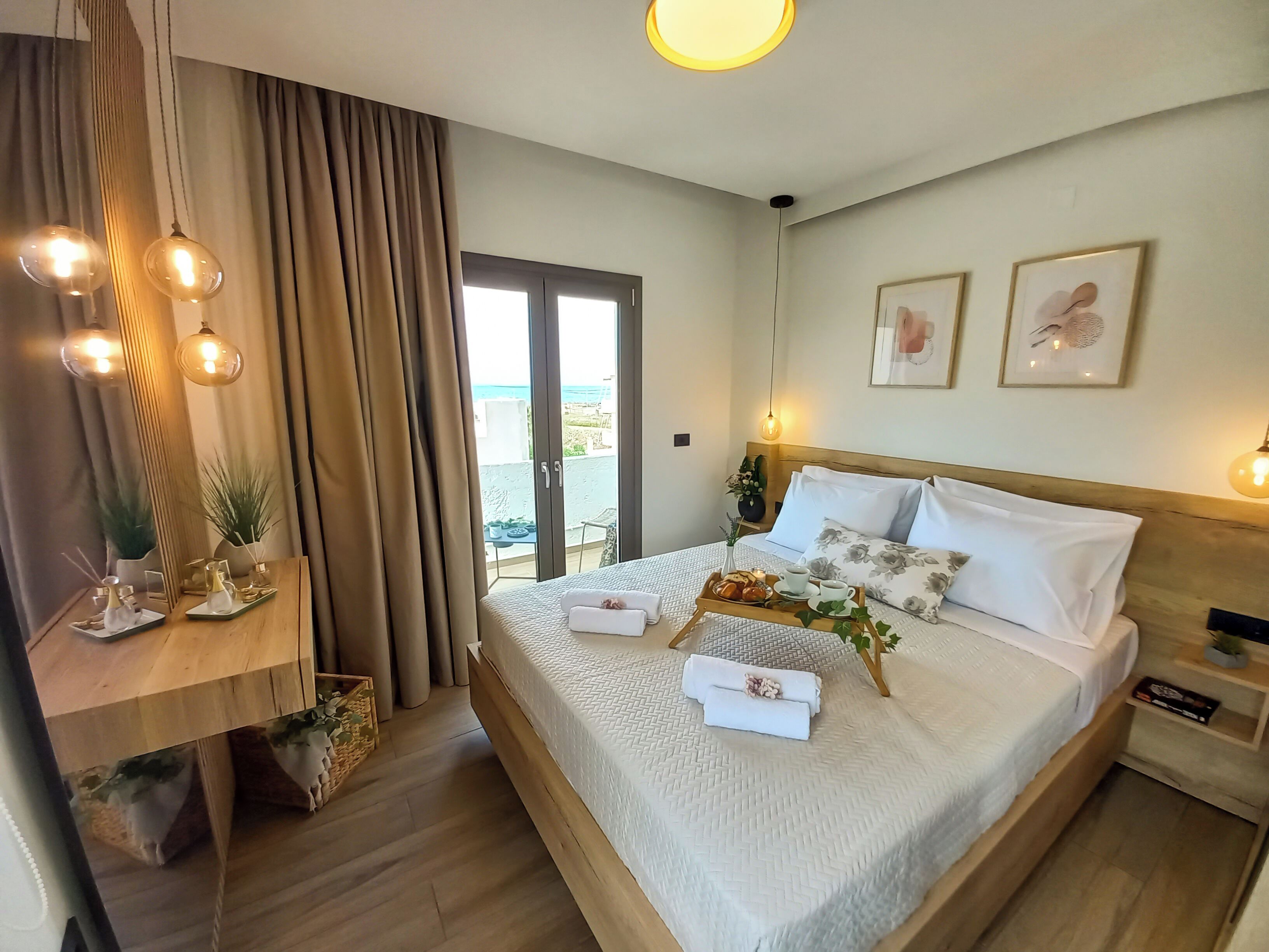 Fer et planche à repasser, Wi-Fi gratuit, draps fournis