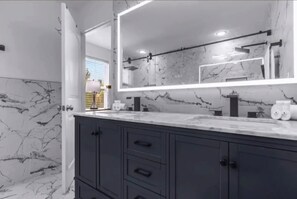 Hair dryer, towels, soap, toilet paper - Welcome to Your Renovated 5BR Villa with Private Pool & Resort Amenities (Davenport)