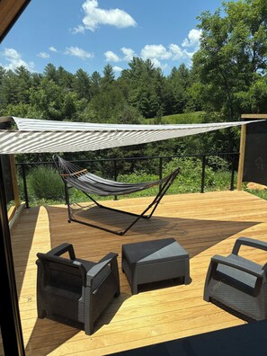 Property grounds - Amish built A-frame , modern comforts, 20 minutes from Asheville (Weaverville)
