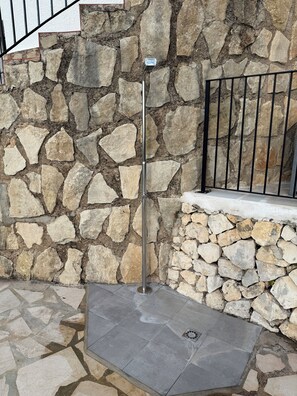 Property grounds - Casa Olmo Grande. Villa on the Costa Blanca with pool and stunning views. (Benissa)