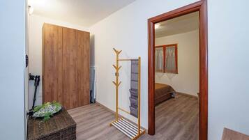 1 chambre, fer et planche Ă repasser, Wi-Fi, draps fournis