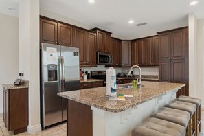Interior - 331-8-pc-perfectly Furnished With Games and Movie (Kissimmee)