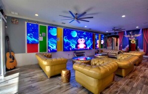 Interior - 4011-ol-music Genres Themed With Bowling Alley (Davenport)