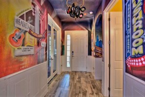 Interior - 4011-ol-music Genres Themed With Bowling Alley (Davenport)